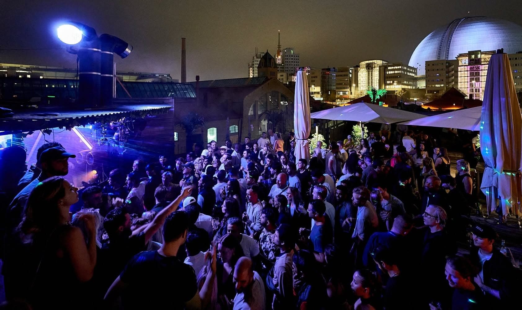 90s & EURODANCE on the ROOFTOP / Free entry