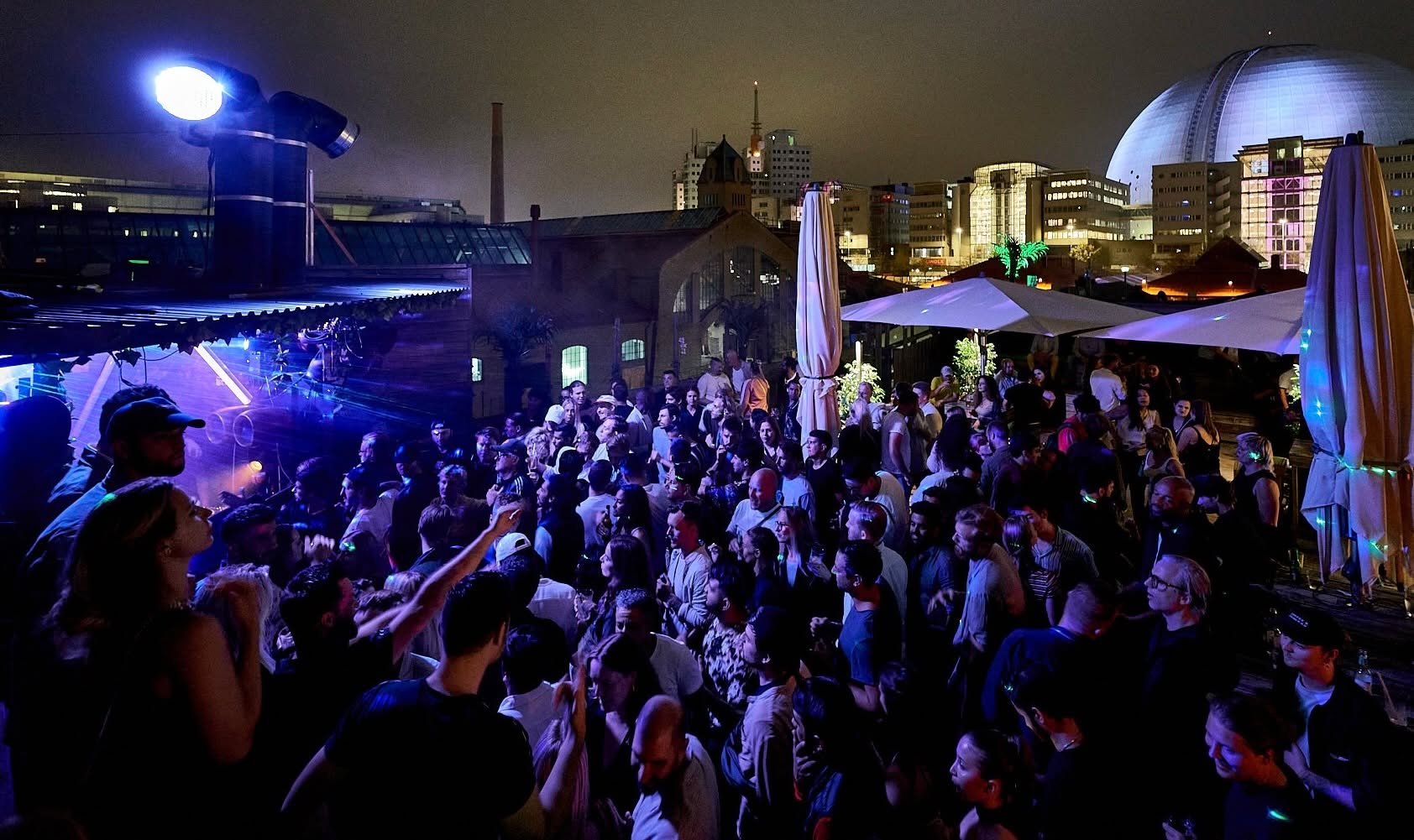 90s & EURODANCE on the ROOFTOP / Free entry